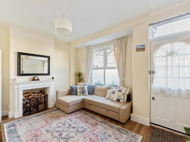 House for sale in Finchley, Greater London