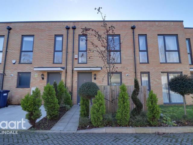 House for sale in Broadfields, Greater London