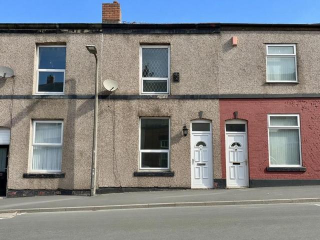 House for sale in Fernhill, Bury