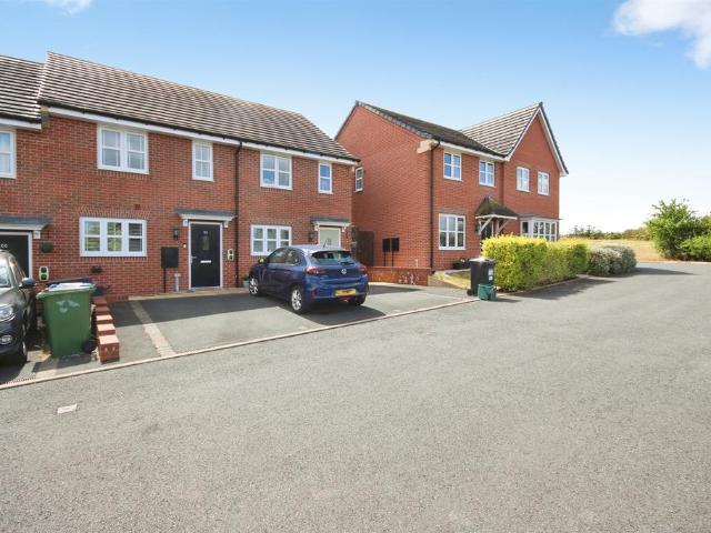 House for sale in Green Close, Warwickshire