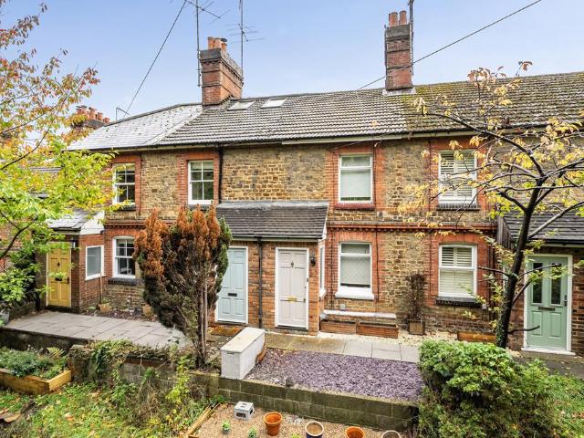 House for sale in Holloway Hill, Waverley