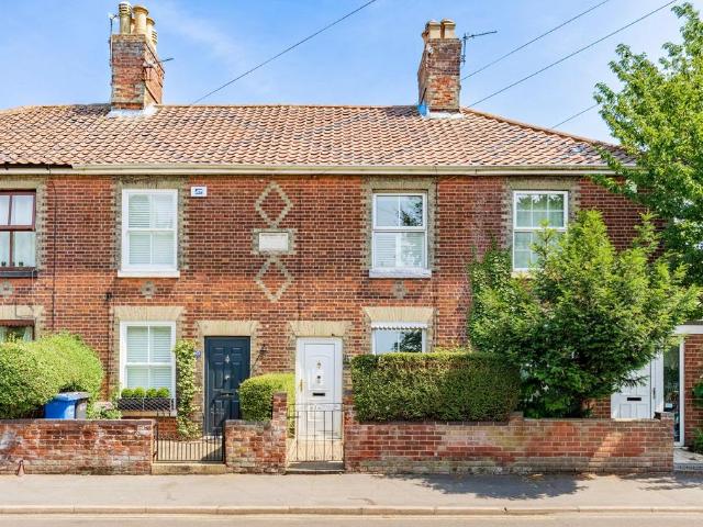 House for sale in Lakenham, East Bank