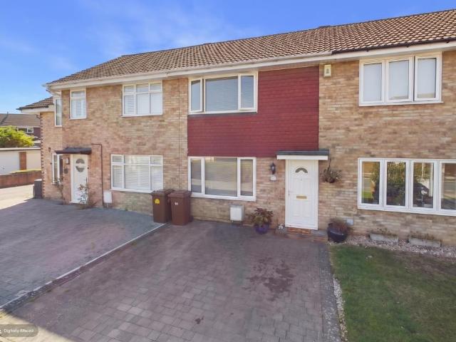 House for sale in Cliffe Woods