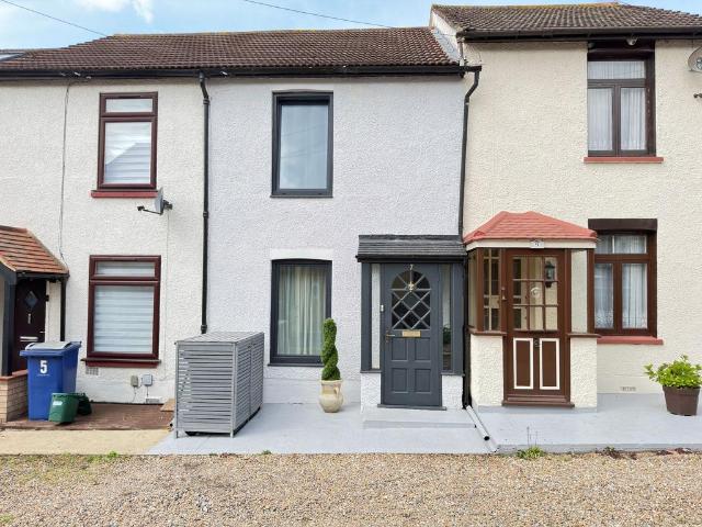 House for sale in West Thurrock, Essex