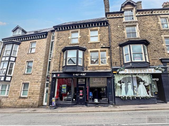 House for sale in Charlesworth, East Midlands