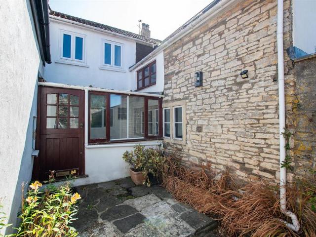 House for sale in Hallatrow