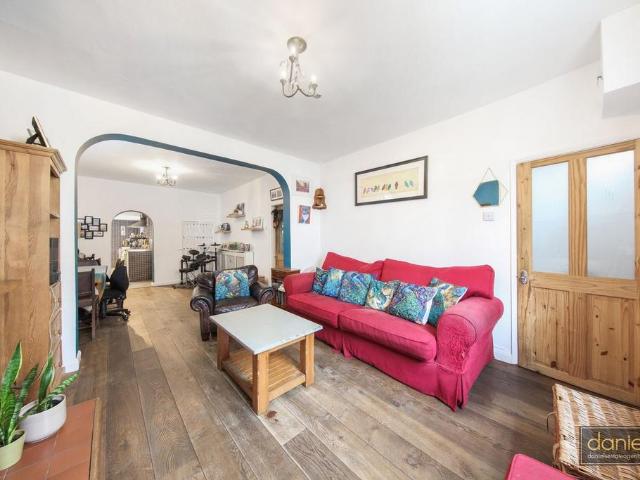 House for sale in London Borough of Ealing, Greater London