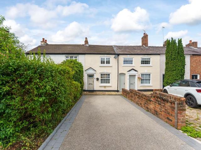 House for sale in Moss Rose, Macclesfield