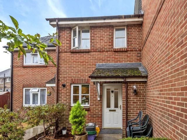 House for sale in London Borough of Merton, Mitcham