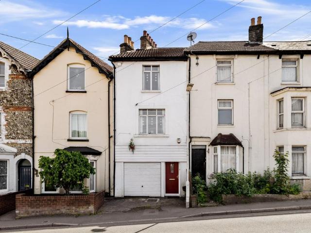House for sale in Tower Hamlets, Ash