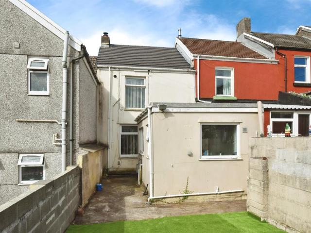 House for sale in Treharris