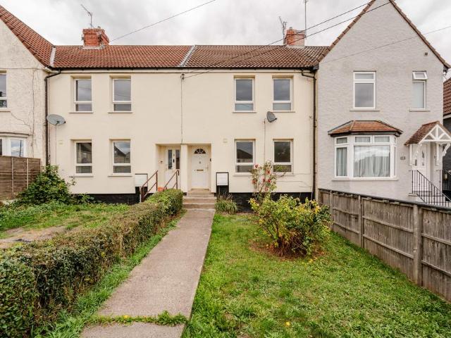House for sale in Kingswood