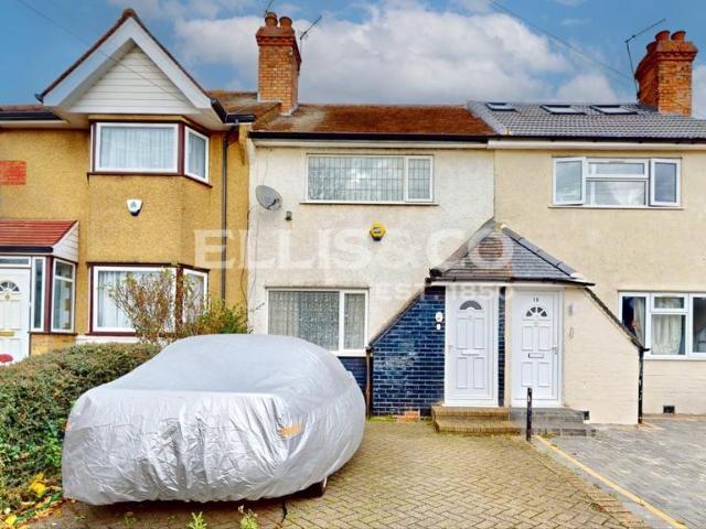 House for sale in London Borough of Ealing, Greater London