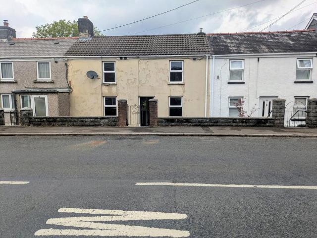 House for sale in Cwmamman, Garnant