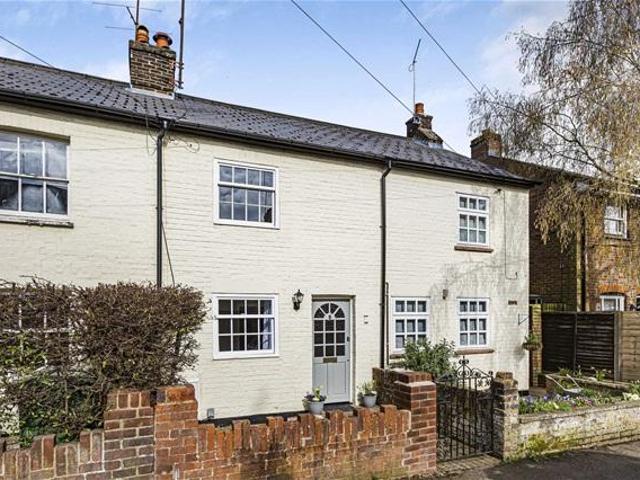 House for sale in Hatching Green, Five Acres