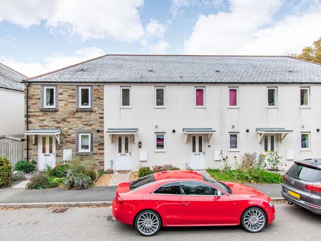 House for sale in Lamellion, Cornwall