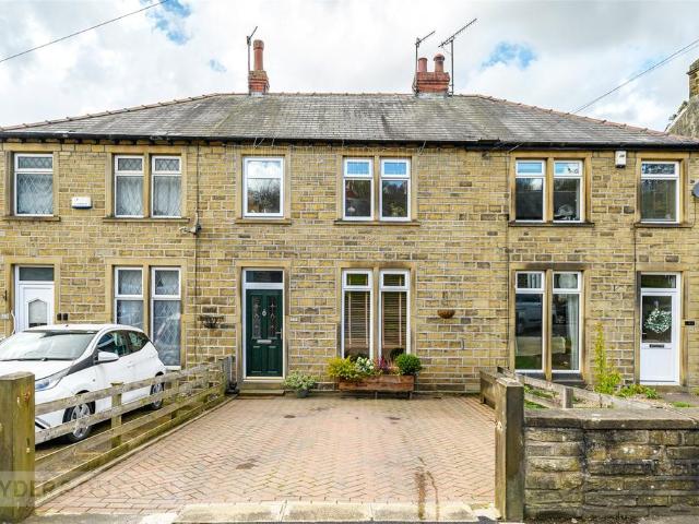 House for sale in Huddersfield, West Yorkshire