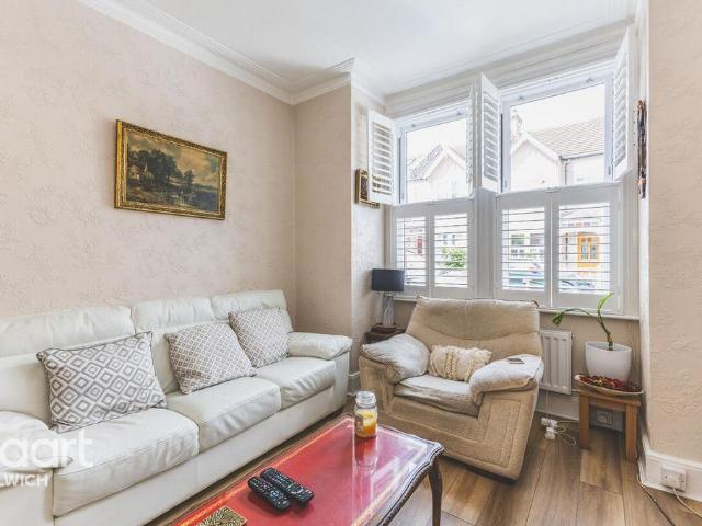House for sale in East Dulwich, Greater London