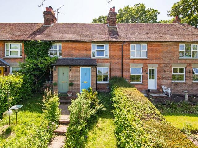 House for sale in Town Row, Cross In Hand