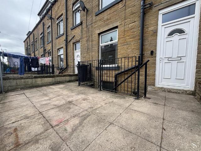House for sale in Skircoat Green, Calderdale