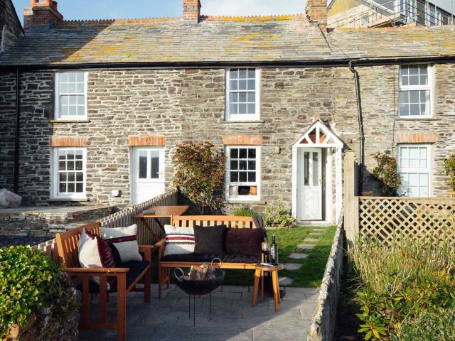 House for sale in Port Gaverne, Port Isaac