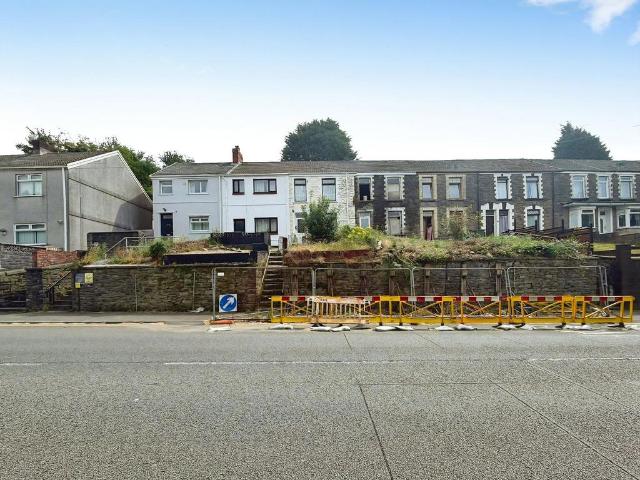 House for sale in Cwmbwrla, Nangreaves