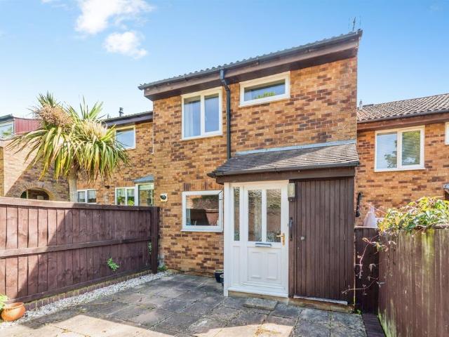House for sale in Lakeside, Rodbourne