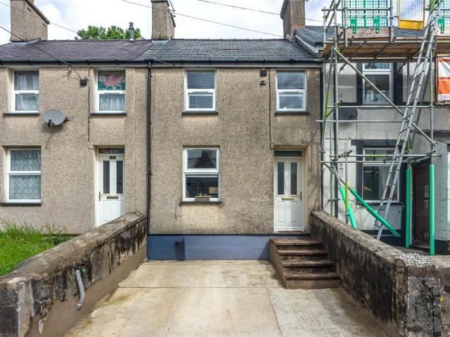 House for sale in Llanllyfni, Talysarn