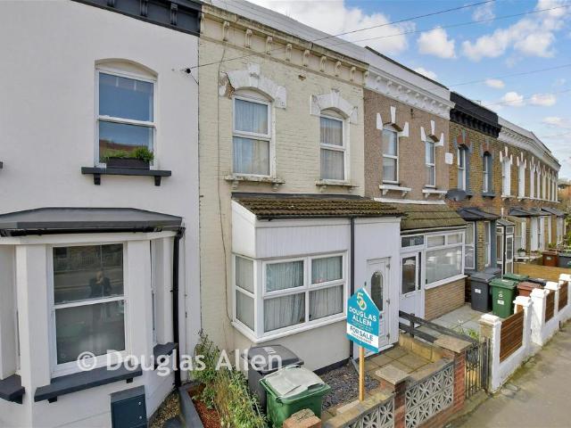 House for sale in Upper Walthamstow, Greater London