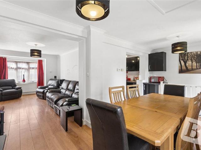 House for sale in Hornchurch, Greater London