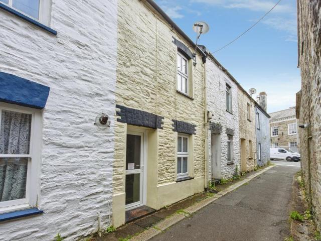 House for sale in Lamellion, Cornwall
