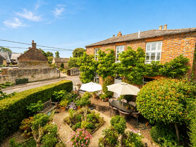 House for sale in Black Bourton, Oxfordshire