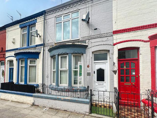 House for sale in Calderstones