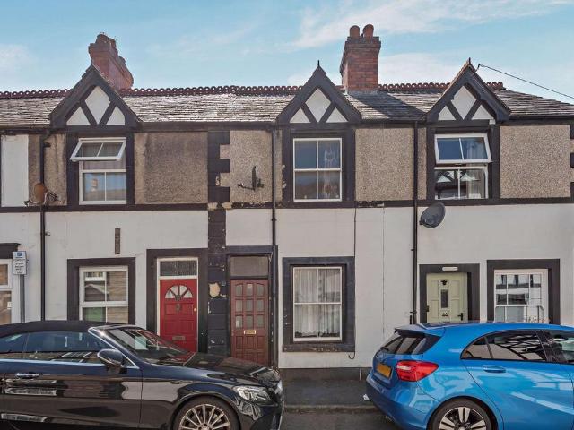 House for sale in Llangollen