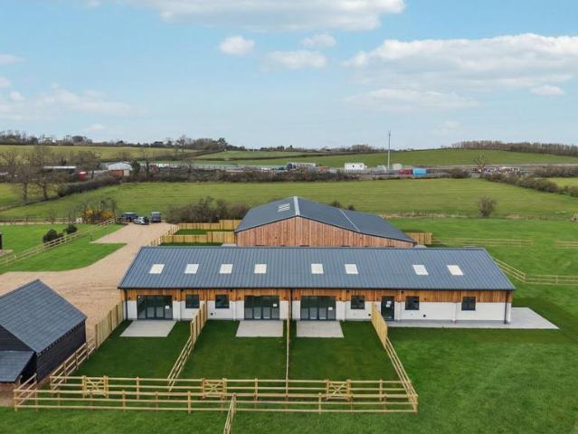 House for sale in Marsh Gibbon, Buckinghamshire