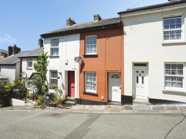 House for sale in Lamellion, Cornwall