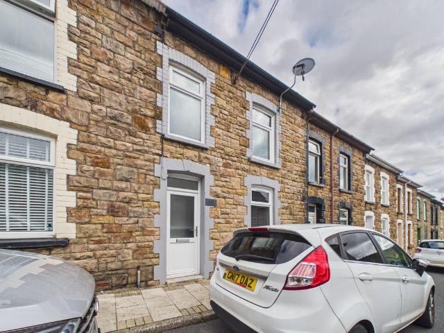 House for sale in Cwm, Waun-lwyd