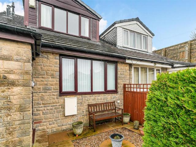House for sale in Shaw Lane, Yeadon