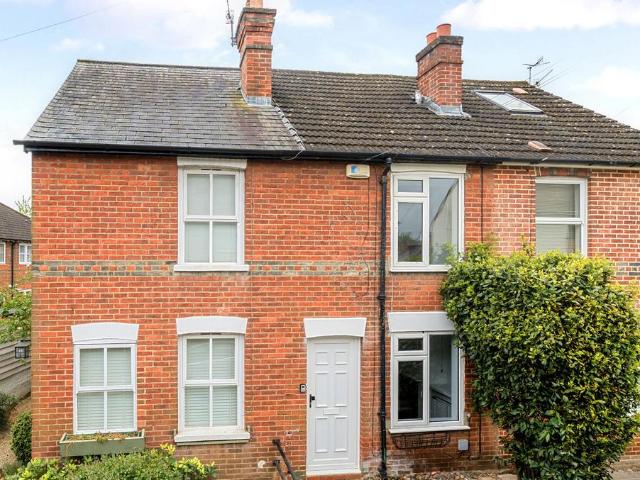 House for sale in Fole, Surrey