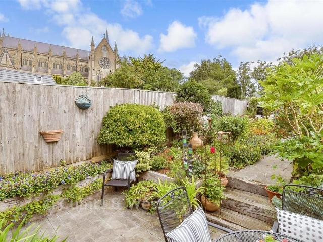 House for sale in Arundel, Clapham