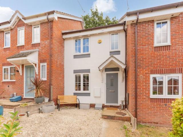 House for sale in Green Close, Warwickshire