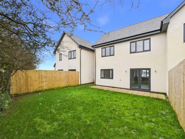 House for sale in Hellandbridge, Cornwall