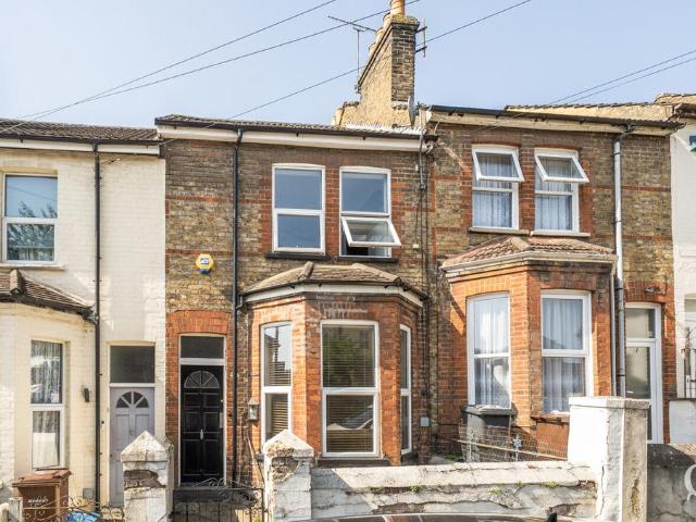 House for sale in Chatham