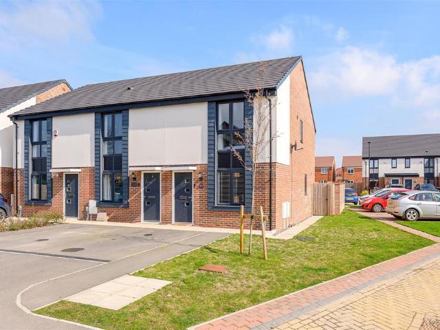 House for sale in High Field, York