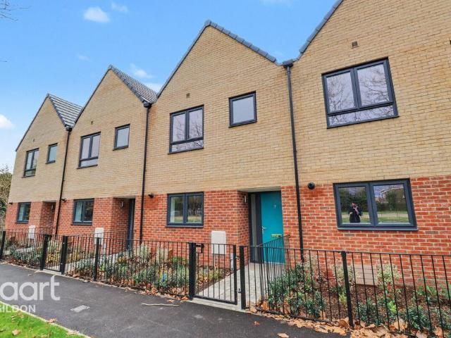 House for sale in Lee Chapel, Essex