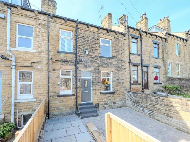 House for sale in Farsley, West Yorkshire
