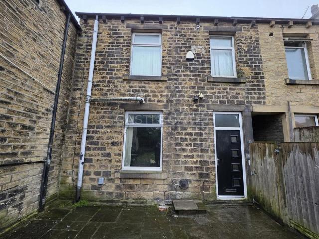 House for sale in Huddersfield, West Yorkshire