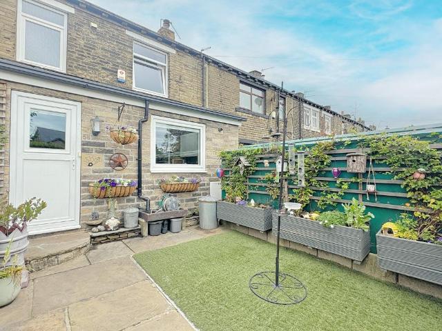 House for sale in Slack Side, West Yorkshire