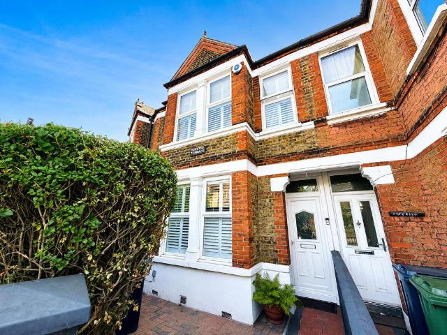 House for sale in London Borough of Lewisham, Brockley