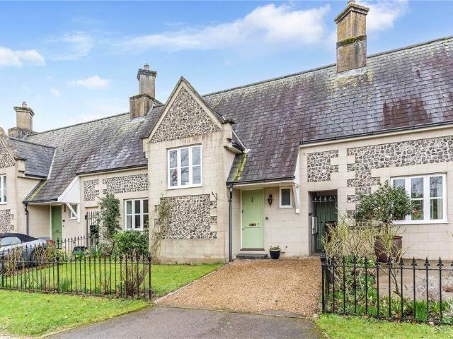 House for sale in Oving, Littlecote